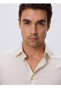 Reserved - Koszula regular z bawełny egipskiej - biały. Kolor: biały. Materiał: bawełna #1