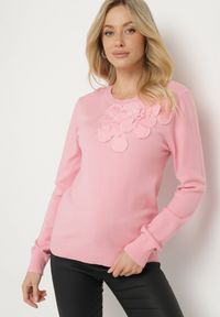 Born2be - Różowy Sweter z Wiskozą Modalem i Aplikacjami 3D Esalttia. Okazja: na co dzień. Kolor: różowy. Materiał: wiskoza. Wzór: aplikacja. Sezon: zima, jesień. Styl: elegancki, casual #7