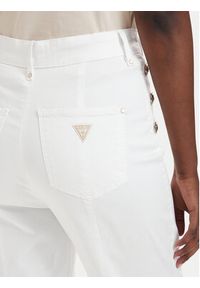 Guess Jeansy W6GA0P W2440 Biały Regular Fit. Kolor: biały #2