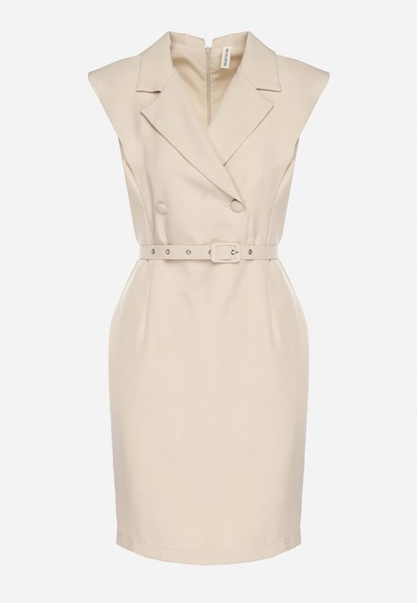 Born2be - Beżowa Dopasowana Sukienka Ozdobiona Paskiem z Klamrą Nandelli. Okazja: na spotkanie biznesowe. Typ kołnierza: dekolt w kształcie V. Kolor: beżowy. Wzór: aplikacja. Typ sukienki: dopasowane. Styl: biznesowy