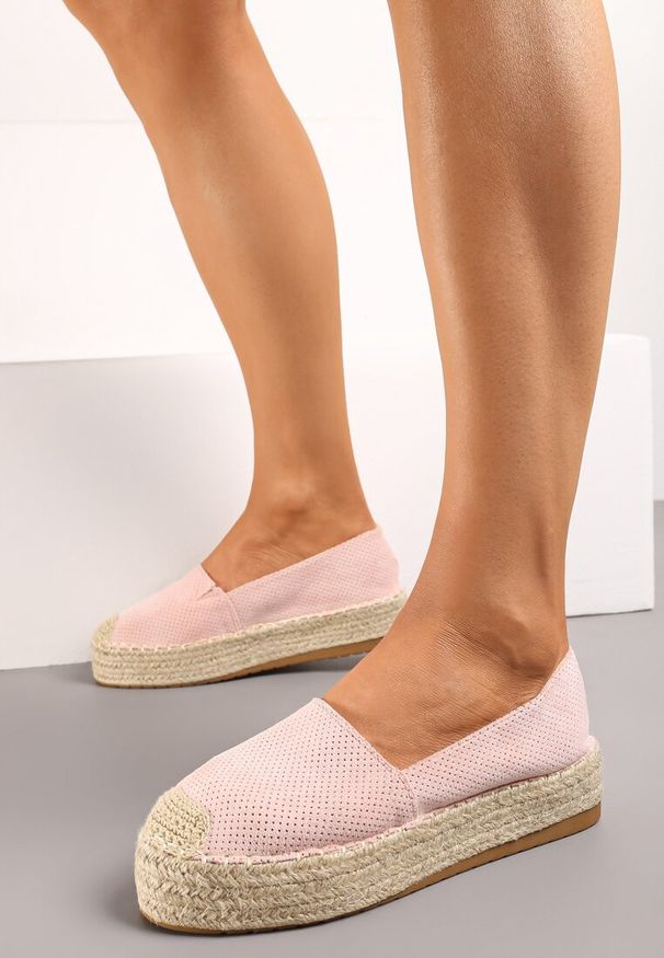 Renee - Różowe Casualowe Espadryle na Grubej Podeszwie Ozdobionej Plecionką Honorelle. Okazja: na co dzień. Kolor: różowy. Materiał: len, jeans. Wzór: aplikacja. Sezon: lato, wiosna. Styl: casual