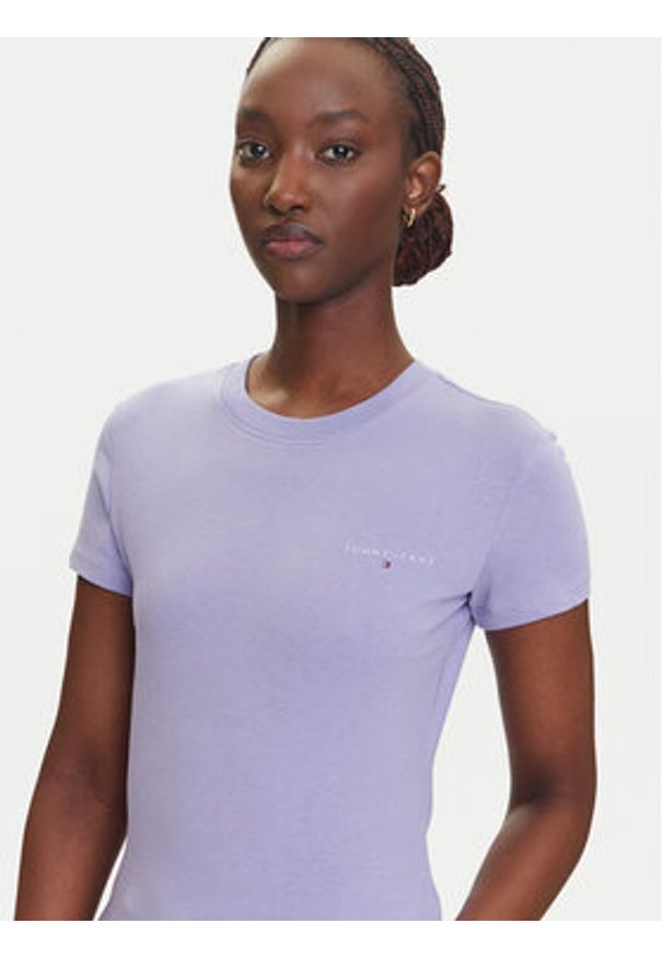 Tommy Jeans T-Shirt Linear DW0DW21164 Fioletowy Slim Fit. Kolor: fioletowy. Materiał: bawełna