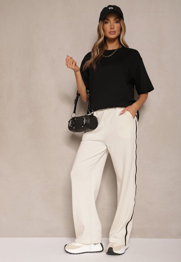 Renee - Czarny Basicowy T-shirt z Bawełną Meronissea. Okazja: na co dzień. Kolor: czarny. Materiał: bawełna. Styl: klasyczny, casual