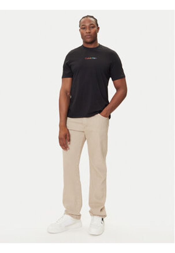 Calvin Klein Jeans T-Shirt Pride Graphic LV04RC815G Czarny Relaxed Fit. Kolor: czarny. Materiał: bawełna