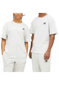 Koszulka New Balance UT21503SAH - szara. Kolor: szary. Materiał: materiał. Wzór: aplikacja