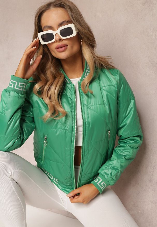 Renee - Zielona Pikowana Kurtka Bomberka z Ozdobnymi Ściągaczami Kataleya. Kolor: zielony. Sezon: wiosna, jesień