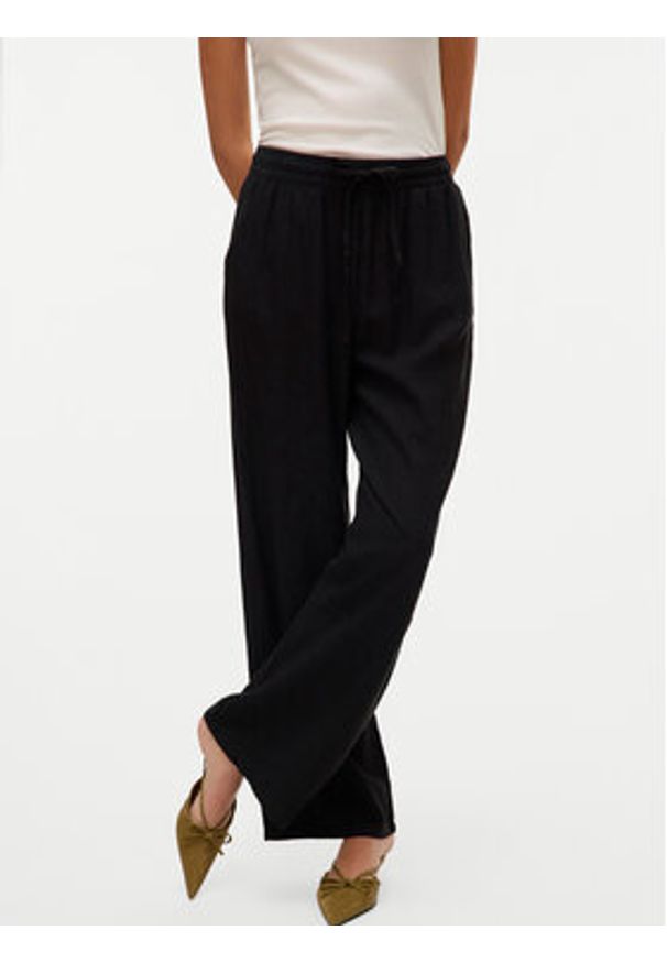 Vero Moda Spodnie materiałowe Linn 10305091 Czarny Loose Fit. Kolor: czarny. Materiał: wiskoza
