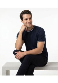 Męski T-Shirt z Dzianiny Bawełnianej - Brave Soul - Granatowy. Okazja: na co dzień. Kolor: niebieski. Materiał: bawełna. Sezon: wiosna, lato. Styl: casual #6