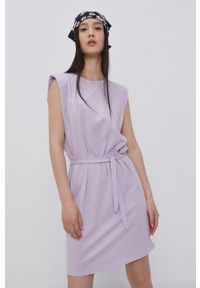 JDY - Jacqueline de Yong Sukienka kolor fioletowy mini prosta. Okazja: na co dzień. Kolor: fioletowy. Materiał: dzianina. Wzór: gładki. Typ sukienki: proste. Styl: casual. Długość: mini #4