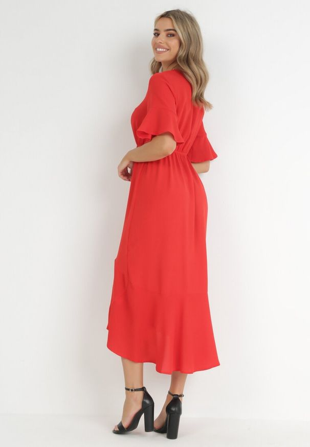 Born2be - Czerwona Sukienka Stamorus. Typ kołnierza: kołnierz z falbankami. Kolor: czerwony. Długość rękawa: krótki rękaw. Wzór: aplikacja. Styl: klasyczny. Długość: midi