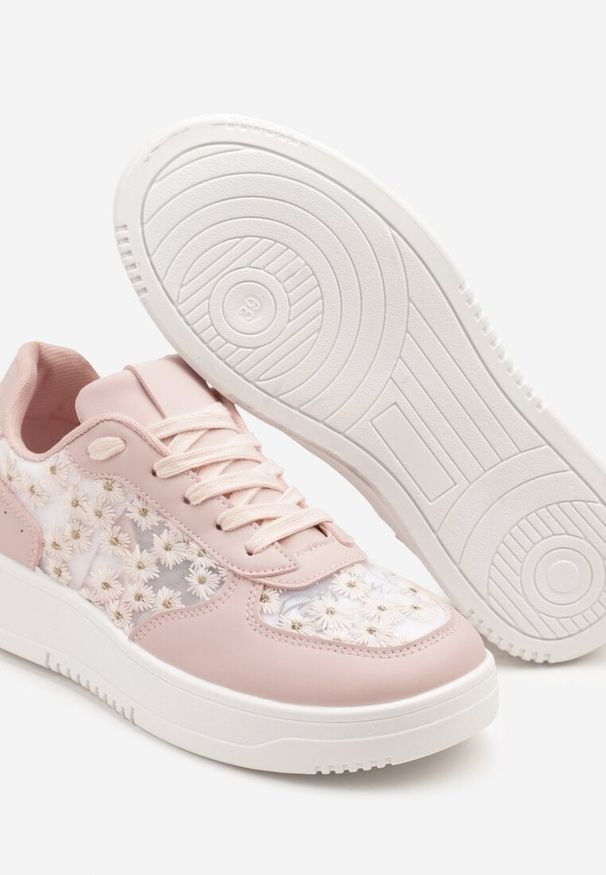 Born2be - Różowe Sneakersy z Siateczkowymi Wstawkami z Haftem Naloriva. Zapięcie: sznurówki. Kolor: różowy. Materiał: jeans. Wzór: haft. Obcas: na płaskiej podeszwie