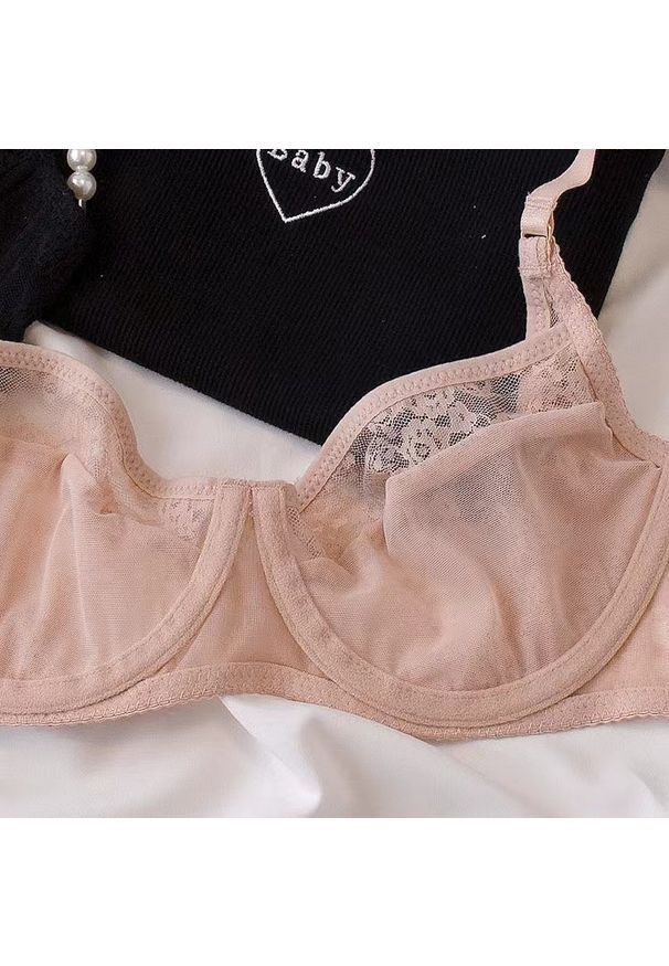 Intica - Koronkowy komplet bielizny dwuczęściowej z biustonoszem i majtkami Sophio. Kolor: różowy. Materiał: koronka. Wzór: aplikacja, koronka