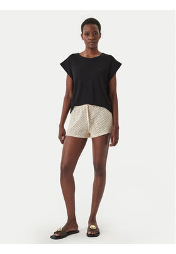 Emporio Armani T-Shirt EW003407 AF20240 UC001 Czarny Regular Fit. Kolor: czarny. Materiał: wiskoza