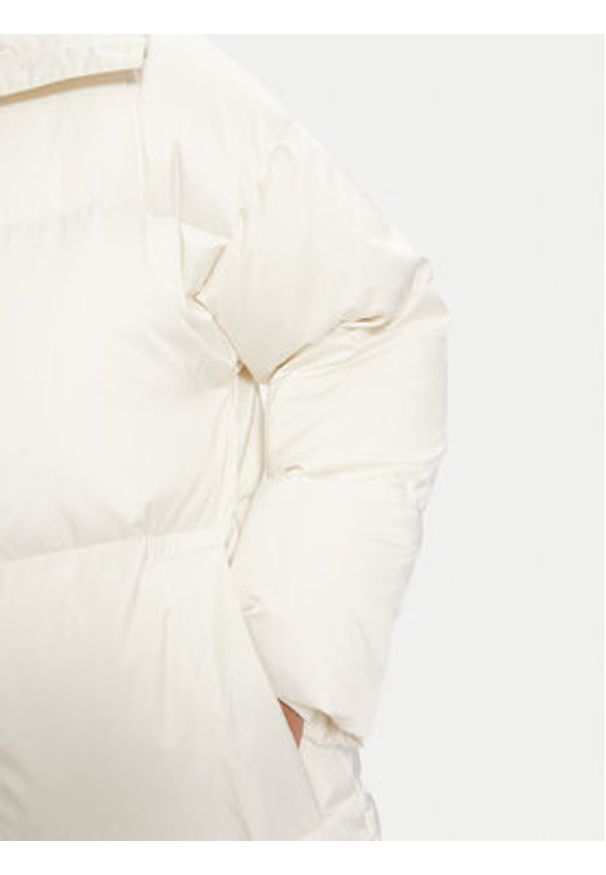 Calvin Klein Płaszcz zimowy K20K207721 Biały Regular Fit. Kolor: biały. Materiał: syntetyk. Sezon: zima