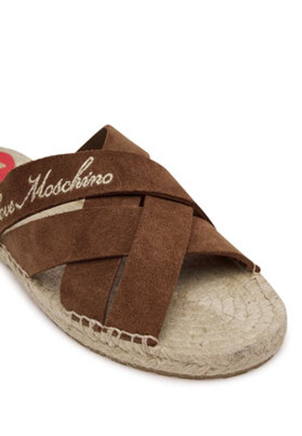 Love Moschino - LOVE MOSCHINO Klapki JA28362G0MIG0300 Brązowy. Kolor: brązowy. Materiał: skóra