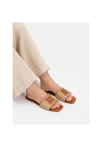 Klapki Nine West. Kolor: beżowy #1