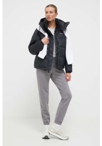 columbia - Columbia kurtka damska kolor czarny zimowa. Kolor: czarny. Materiał: włókno, materiał. Sezon: zima #5