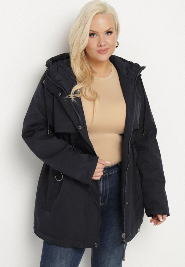 Born2be - Granatowa Kurtka Dwustronna Parka z Kapturem Lannaria. Typ kołnierza: kaptur. Kolekcja: plus size. Kolor: niebieski. Wzór: gładki