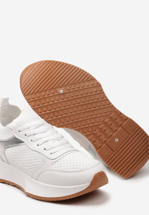Renee - Białe Sneakersy ze Skarpetkową Cholewką Willowa. Okazja: na co dzień. Nosek buta: okrągły. Kolor: biały. Materiał: jeans, materiał. Szerokość cholewki: normalna. Wzór: gładki