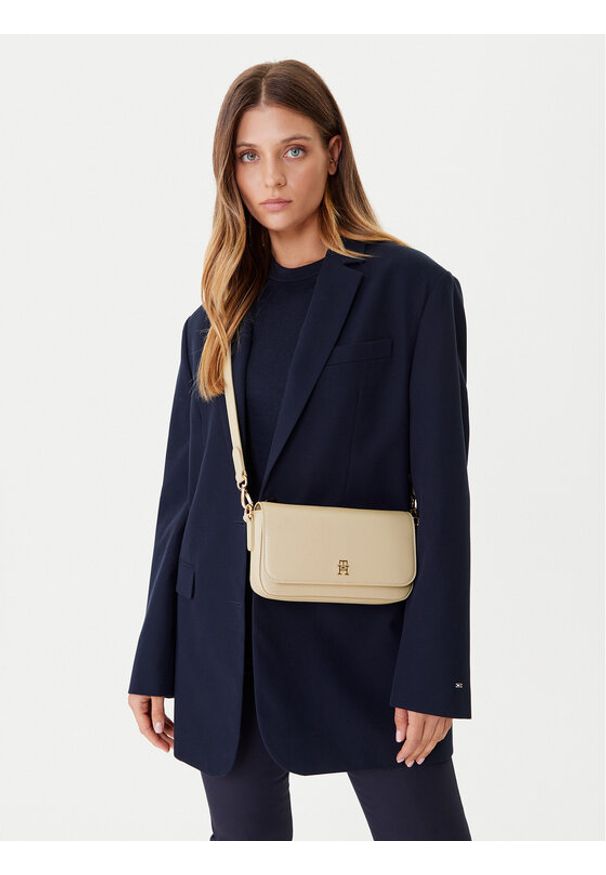 TOMMY HILFIGER - Tommy Hilfiger Torebka Th Icon Conv AW0AW17677 Beżowy. Kolor: beżowy. Materiał: skórzane