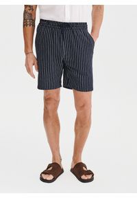 Pako Lorente - PAKO LORENTE - Granatowe spodenki męskie w prążek z lnem. Okazja: na co dzień. Kolor: niebieski. Materiał: len. Wzór: prążki. Styl: casual