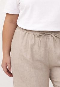 Born2be - Beżowe Spodnie Casual Szerokie ze Sznurkiem i Gumką w Pasie Caeena. Okazja: na co dzień. Kolekcja: plus size. Kolor: beżowy. Długość: długie. Styl: casual #6
