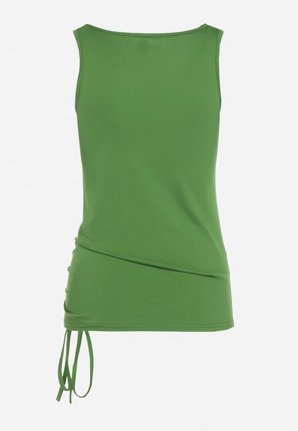 Born2be - Zielony Asymetryczny Top z Bawełny na Ramiączkach Zapinany na Guziki i Wykończony Troczkiem Ulilama. Okazja: na co dzień. Kolor: zielony. Materiał: bawełna. Długość rękawa: na ramiączkach. Wzór: aplikacja. Styl: casual