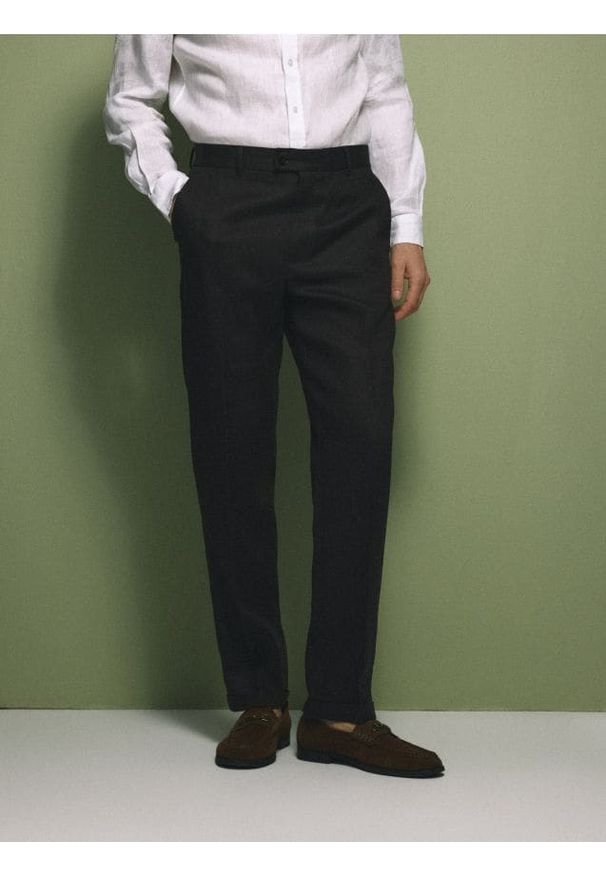 Reserved - Lniane spodnie garniturowe - ciemnobrązowy. Kolor: brązowy. Materiał: len