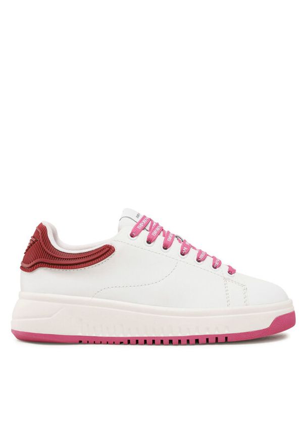 Emporio Armani Sneakersy X3X024 XN825 T485 Biały. Kolor: biały. Materiał: skóra