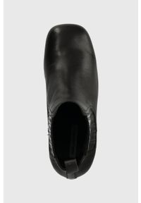 Karl Lagerfeld sztyblety skórzane STRADA damskie kolor czarny na słupku KL30143. Kolor: czarny. Materiał: skóra. Obcas: na słupku. Wysokość obcasa: średni #3