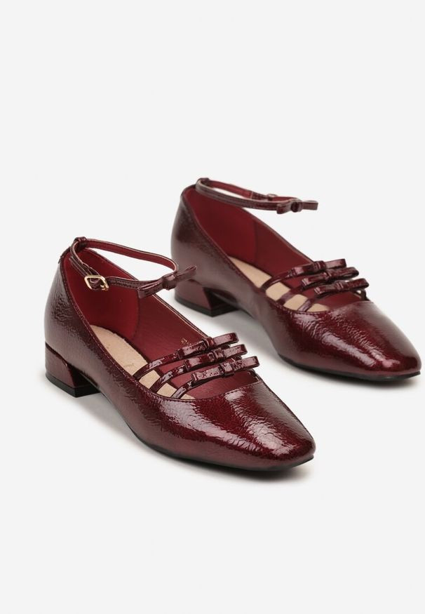 Born2be - Bordowe Lakierowane Czółenka Vices w Stylu Mary Jane ze Skórzaną Wkładką Rilindea. Okazja: na co dzień, na ślub cywilny, na wesele. Zapięcie: sprzączka. Kolor: czerwony. Materiał: skóra, lakier. Styl: casual, elegancki