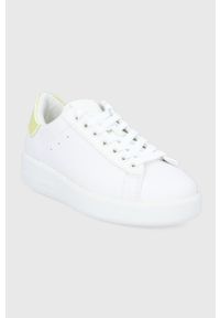 Guess buty ROCKIES kolor biały. Zapięcie: sznurówki. Kolor: biały. Materiał: skóra, guma. Obcas: na platformie #5