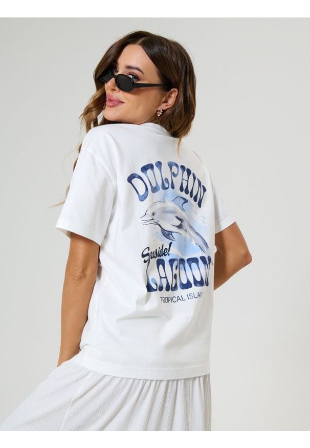 Sinsay - Bawełniana koszulka z nadrukiem delfina - kremowy. Kolor: kremowy. Materiał: bawełna. Wzór: nadruk