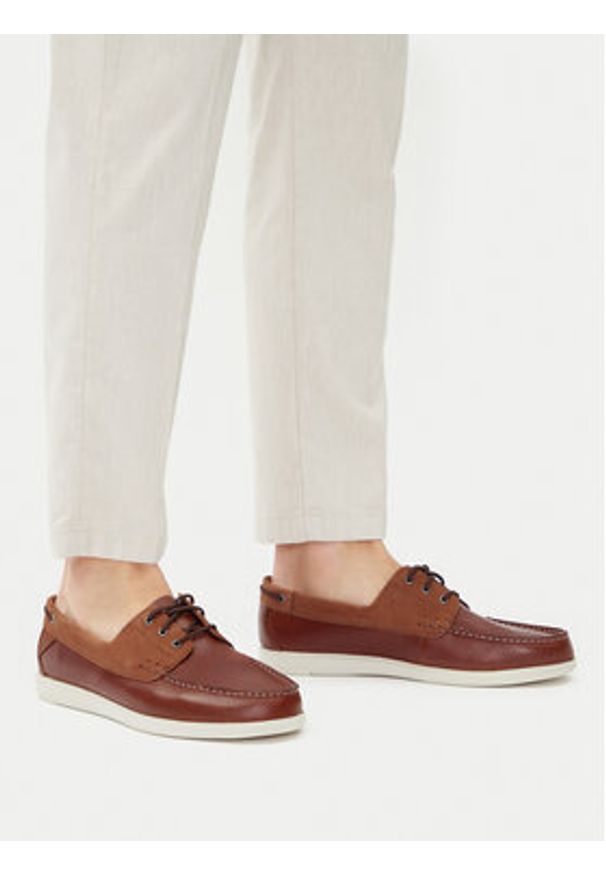 Clarks Mokasyny Bratton Boat 26181273 Brązowy. Kolor: brązowy. Materiał: skóra