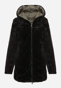 Born2be - Zielona Pikowana Kurtka Dwustronna z Kapturem i Futerkiem Rinaresa. Okazja: na co dzień. Typ kołnierza: kaptur. Kolor: zielony. Materiał: futro. Styl: casual, elegancki
