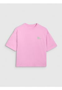 4f - 4F T-shirt oversize z nadrukiem damski - różowy XL. Okazja: na co dzień. Kolor: różowy. Materiał: materiał, bawełna, jersey, dzianina. Długość rękawa: krótki rękaw. Długość: krótkie. Wzór: nadruk. Styl: sportowy, klasyczny, casual