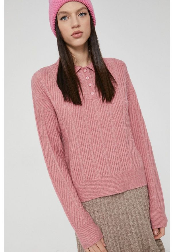 medicine - Medicine - Sweter Essential. Okazja: na co dzień. Kolor: różowy. Długość rękawa: długi rękaw. Długość: krótkie. Wzór: ze splotem. Styl: casual