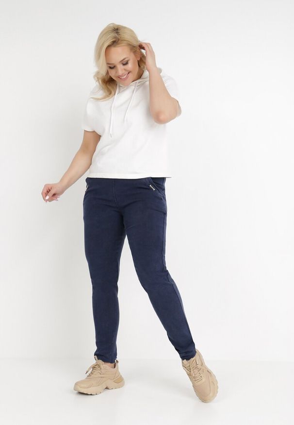 Born2be - Granatowe Spodnie Megora. Stan: podwyższony. Kolekcja: plus size. Kolor: niebieski. Materiał: tkanina. Wzór: gładki. Styl: klasyczny