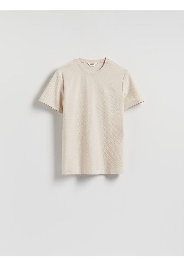 Reserved - Strukturalny t-shirt slim - kremowy. Kolor: kremowy. Materiał: bawełna, dzianina