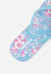 Born2be - Niebieskie Basenowe Japonki z Lekkiej Pianki Ozdobione Kwiatowym Printem Meniss. Okazja: na co dzień, na plażę. Kolor: niebieski. Wzór: kwiaty, nadruk, aplikacja. Sezon: lato. Styl: wakacyjny, casual #2