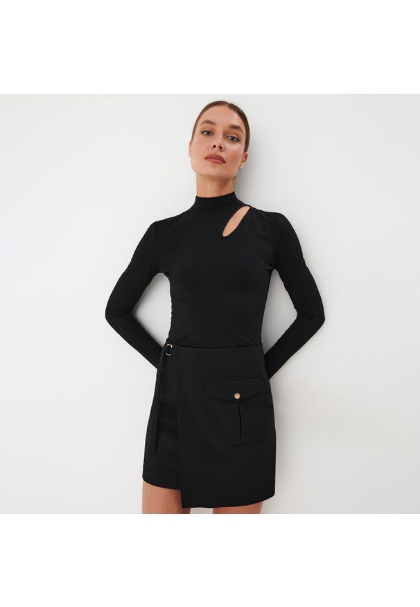 Mohito - Asymetryczna bluzka - Czarny. Kolor: czarny