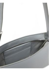 Calvin Klein Torebka Embossed Logo Shoulder Bag K60K612550 Szary. Kolor: szary. Materiał: skórzane #3