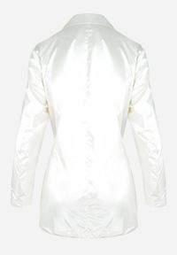 Born2be - Biała Kurtka Layna. Typ kołnierza: kołnierzyk stójkowy. Kolor: biały. Materiał: materiał. Długość rękawa: długi rękaw. Długość: długie #5