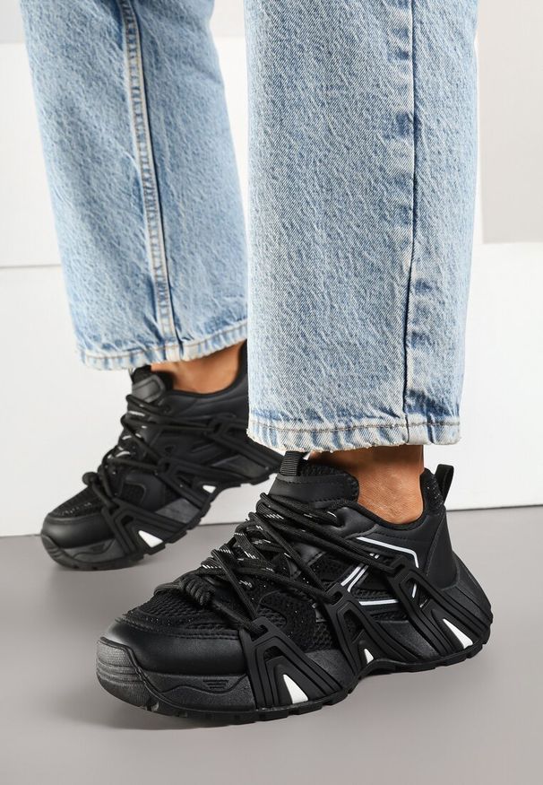 Renee - Czarne Sneakersy na Platformie z Cyrkoniami i Geometrycznym Wzorem Lavivione. Okazja: na co dzień. Kolor: czarny. Materiał: jeans. Wzór: geometria. Obcas: na platformie