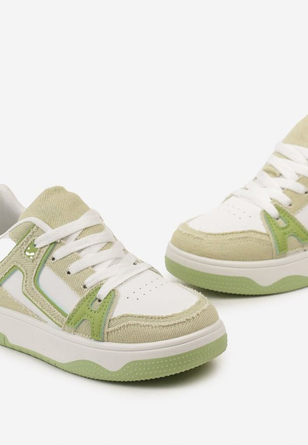 Born2be - Zielono-Białe Sneakersy z Jeansowymi Wstawkami Asailla. Kolor: zielony. Materiał: jeans. Wzór: aplikacja