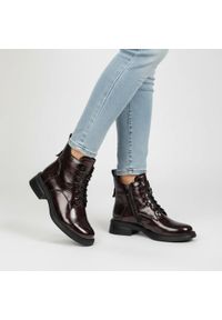 S.Barski - Botki damskie S. Barski, lakierowane na płaskim obcasie ze skóry i zapinane na suwak, bordowe, LZ52-954. Okazja: na co dzień. Zapięcie: sznurówki. Kolor: czerwony. Materiał: skóra, lakier. Sezon: zima, jesień. Obcas: na obcasie. Styl: casual, klasyczny. Wysokość obcasa: niski #1