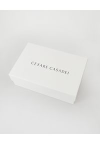 Casadei - CASADEI - Skórzane mokasyny z futerkiem. Kolor: beżowy. Materiał: futro, skóra. Szerokość cholewki: normalna #2