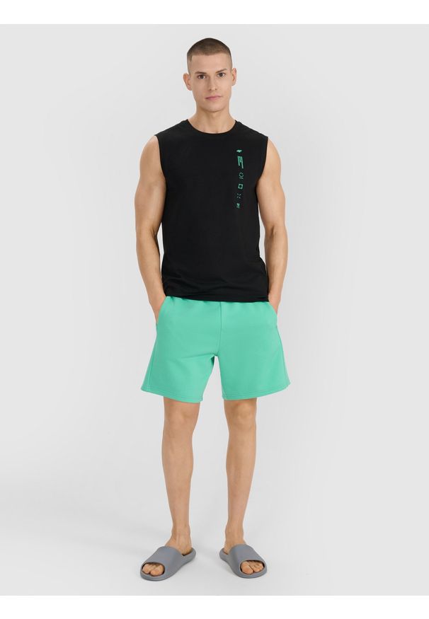 4f - 4F Tank top regular męski - czarny L. Kolor: czarny. Materiał: jersey, dzianina, bawełna. Długość rękawa: bez rękawów. Wzór: napisy, nadruk, ze splotem, gładki