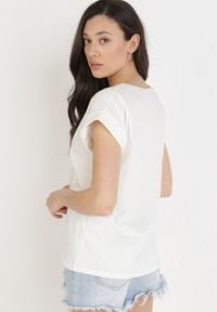 Born2be - Biały T-shirt Kisenia. Kolor: biały. Materiał: tkanina, materiał, bawełna. Długość: krótkie #5