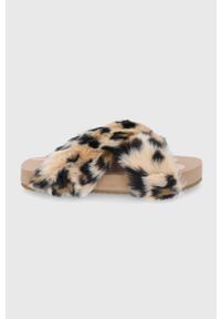 Toms - Kapcie Susie Eva. Kolor: beżowy. Materiał: materiał #1